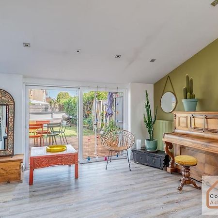 Maison A Lyon Parilly Avec Piscine, Jardin, Parking Prive & Proche Eurexpo Венисьё Экстерьер фото