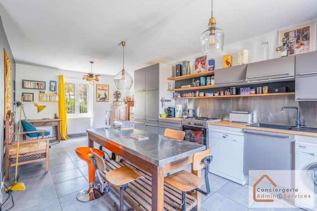 Maison A Lyon Parilly Avec Piscine, Jardin, Parking Prive & Proche Eurexpo Венисьё Экстерьер фото